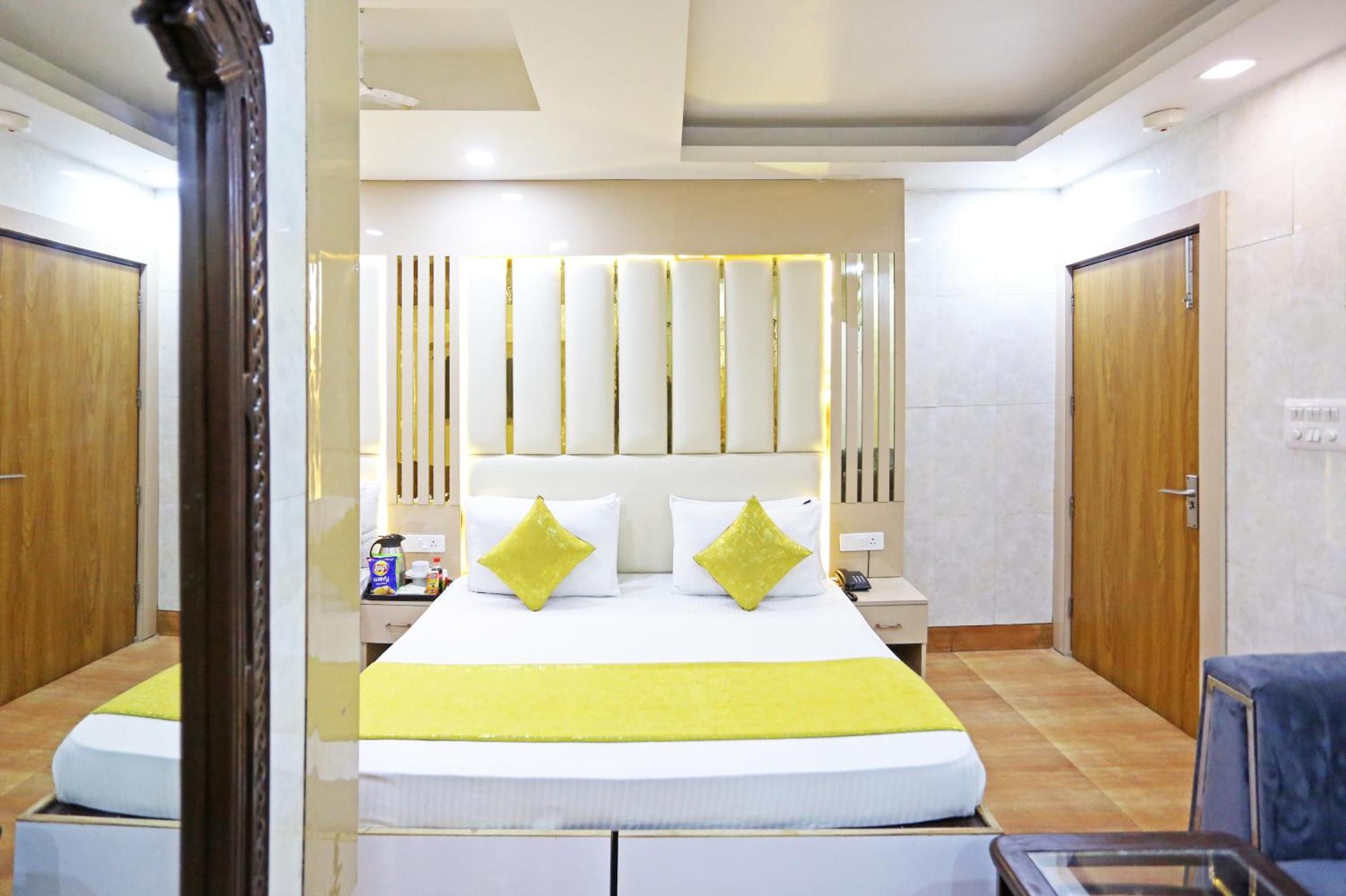 Hotel Preet Palace -5 Mints Walk From Nizamuddin Railway Station Nové Dillí Exteriér fotografie